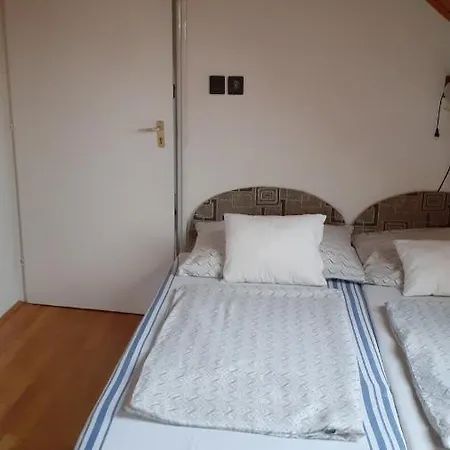 Anna Vendeghaz ゲストハウス