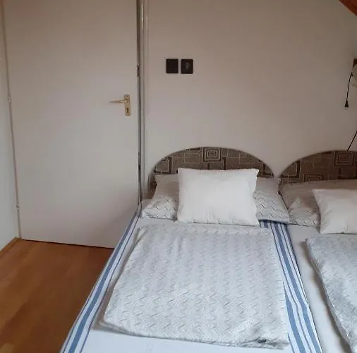 Anna Vendeghaz בית הארחה